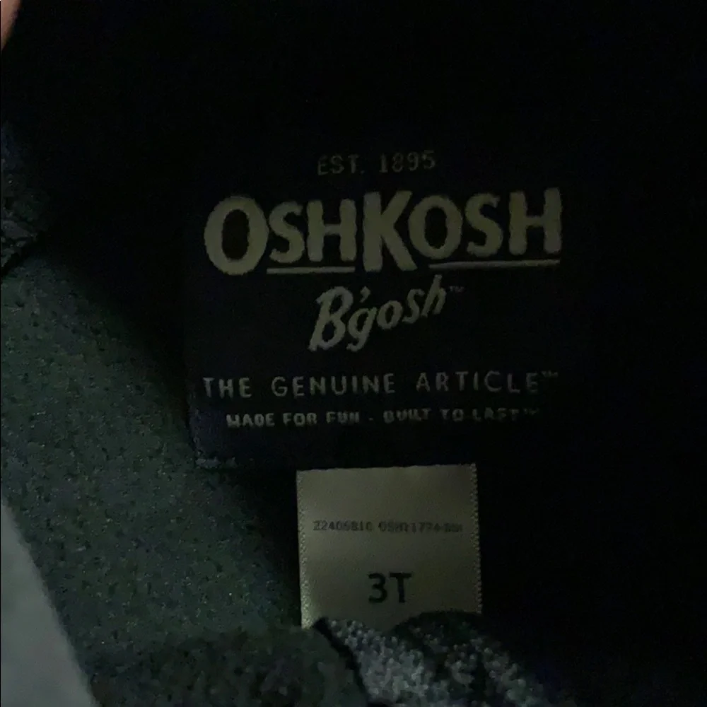 5 for 25🎈 Oshkosh carters set